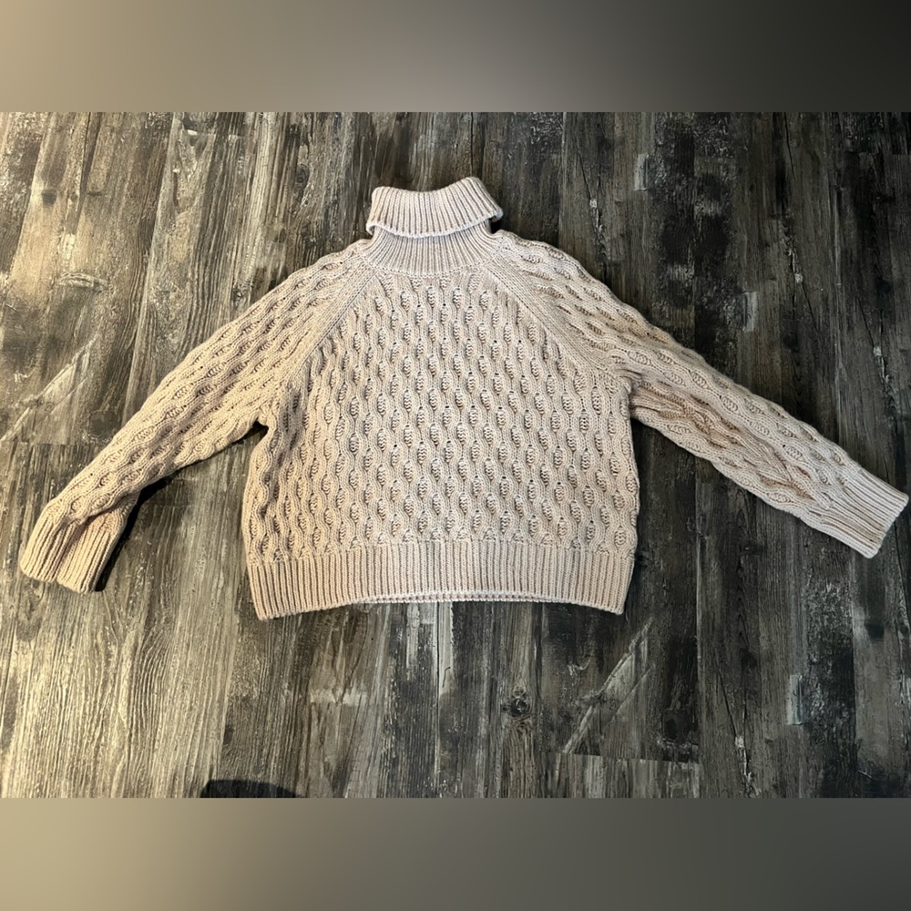 H&M women’s turtleneck